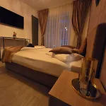 Bel-marina Pool & Navodari